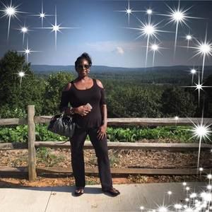 Meet your Posher, Dewanna